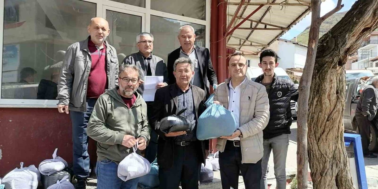 Simav’da üreticilere yüzde 75 hibeli 4 bin 500 kilo yağlık ayçiçeği tohumu dağıtıldı