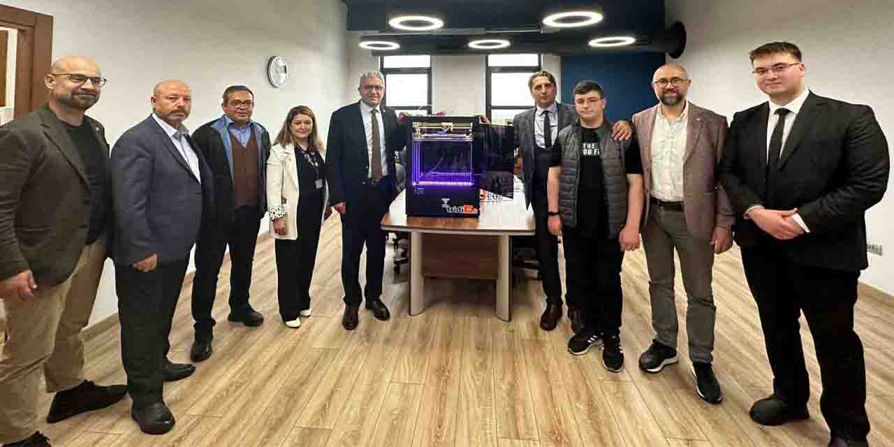 Başkan Küpeli'ye özel hediye