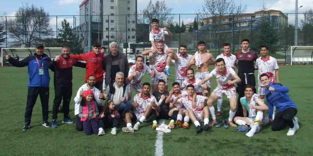 Vişnelikspor kaçıyor Artıspor kovalıyor