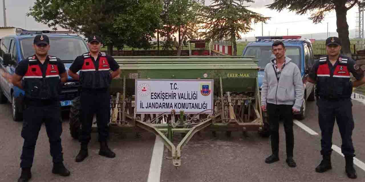 Eskişehir'de tonluk tarım aletini çaldılar