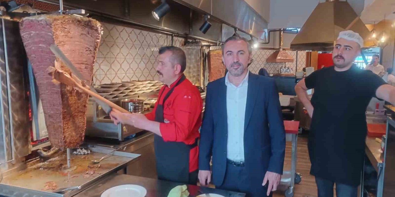 Başkan Vekili Abdullah Damcı: "Açılan her yeni iş yeri şehrimize değer katıyor"