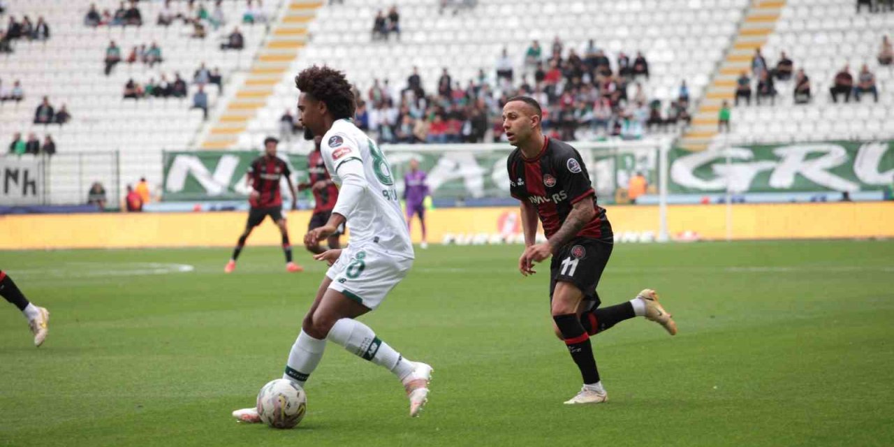 Spor Toto Süper Lig: Konyaspor: 1 - Fatih Karagümrük: 1 (İlk yarı)