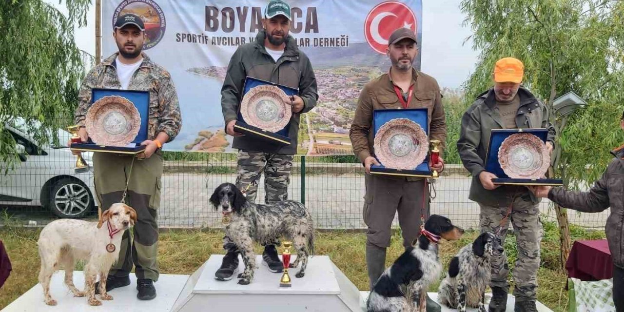 Avcı köpekler ilk sırayı almak için yarıştı