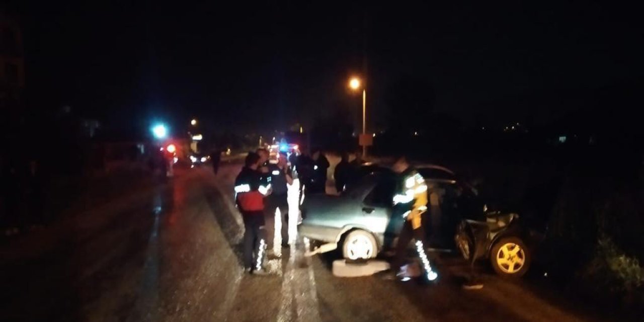 Burdur’da iki otomobil çarpıştı: 5 yaralı