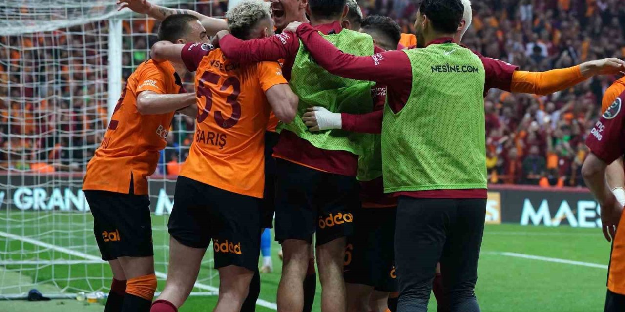 Galatasaray bu sene oynadığı 4 derbinin 3’ünden galibiyetle ayrıldı