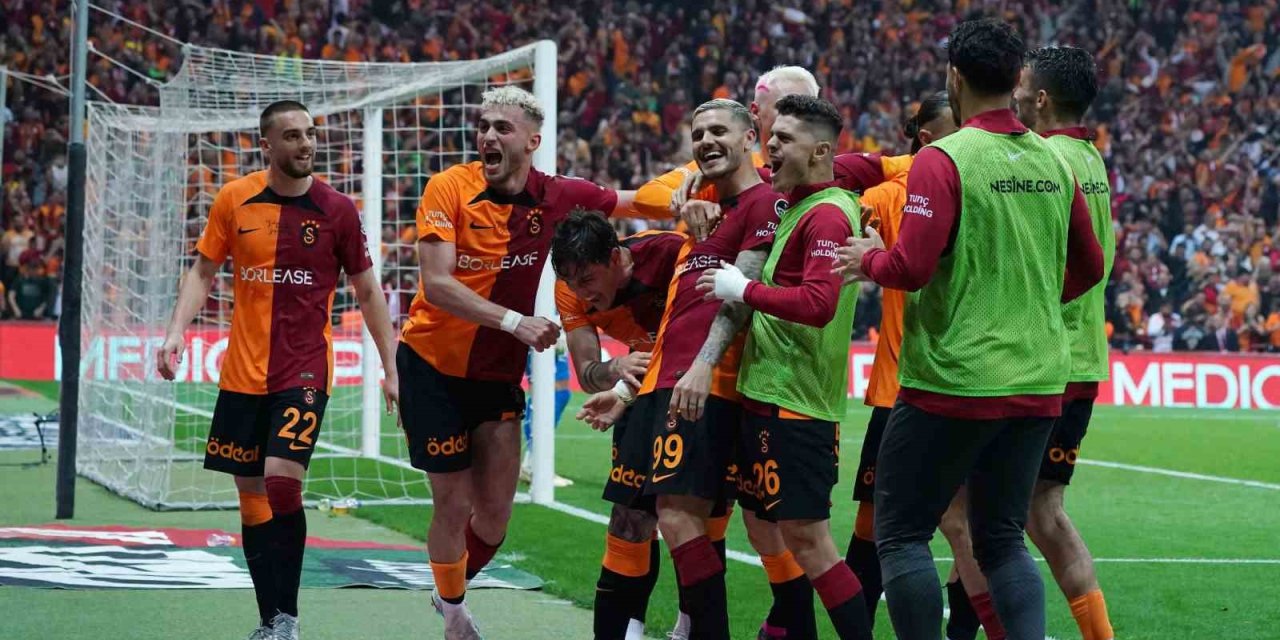 Galatasaray 9 yıl sonra evinde Fenerbahçe’yi mağlup etti