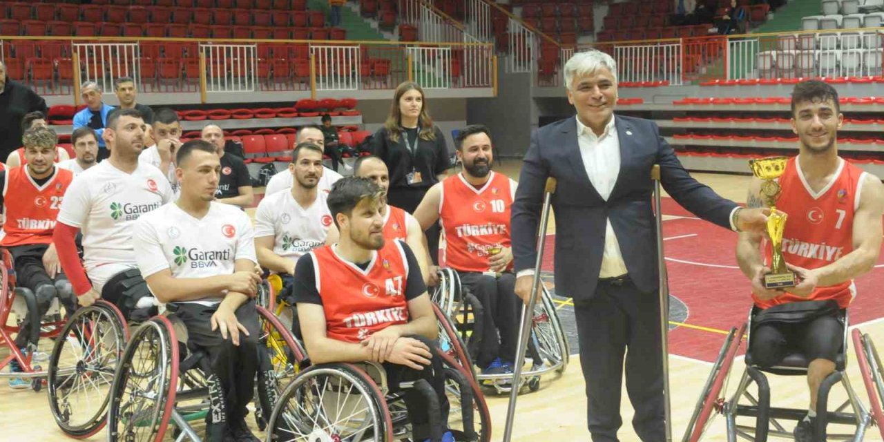 Türkiye ABD’yi finalde yenerek şampiyonluk kupasını kazandı