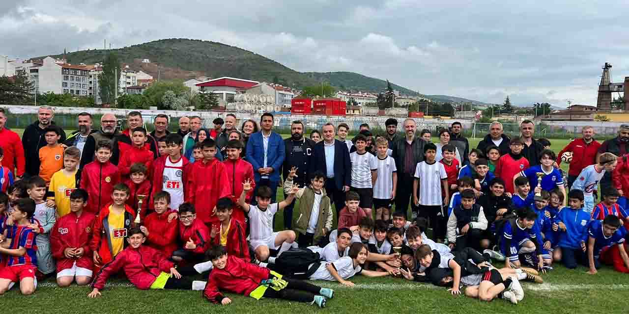 Altyapı derneği turnuvaya katıldı