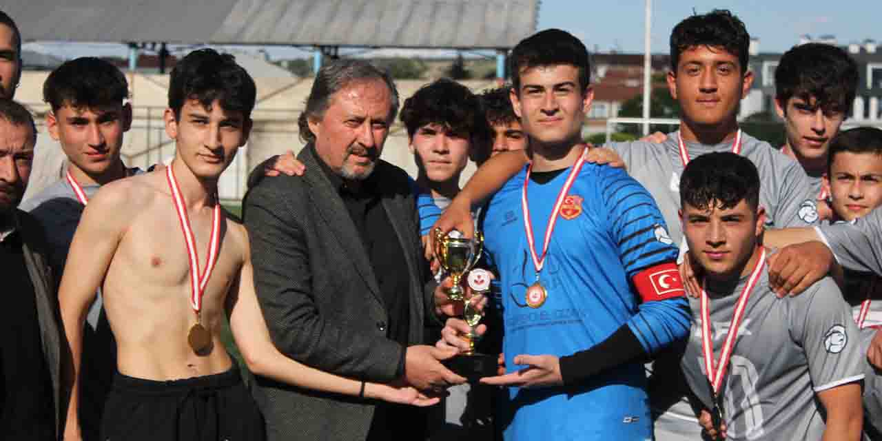 Elit Futbol Kulübü ilki yaşadı