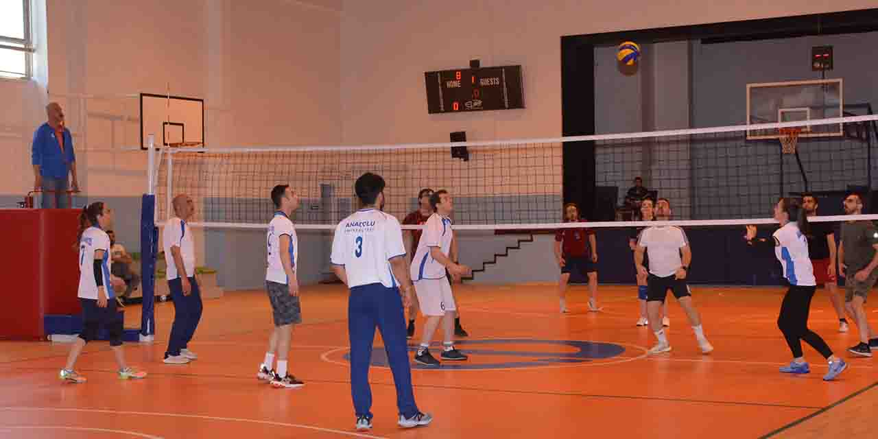 Beklenen turnuva başladı