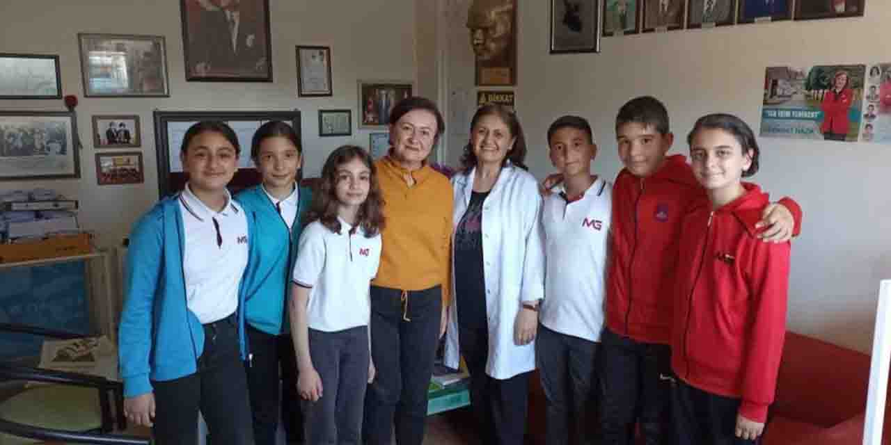 Miniklerden 'muhtar teyzelerine' anlamlı ziyaret