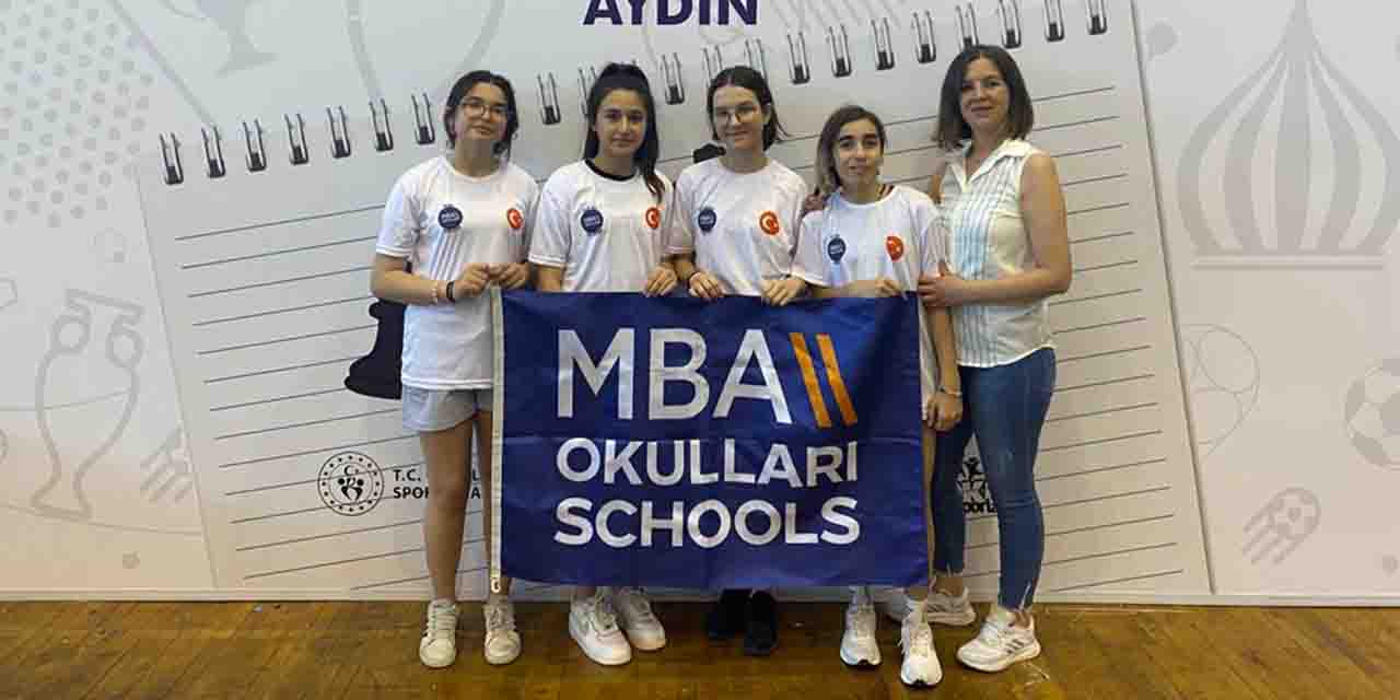MBA okulları satrançta final yolunda ilerliyor