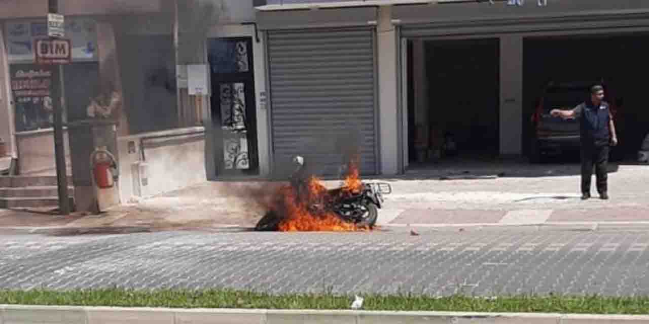Yeni motosikletini benzin döküp yaktı!
