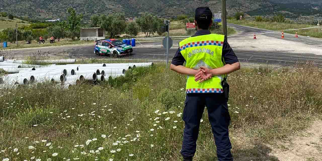 Rallinin güvenliği Jandarmanın kontrolünde