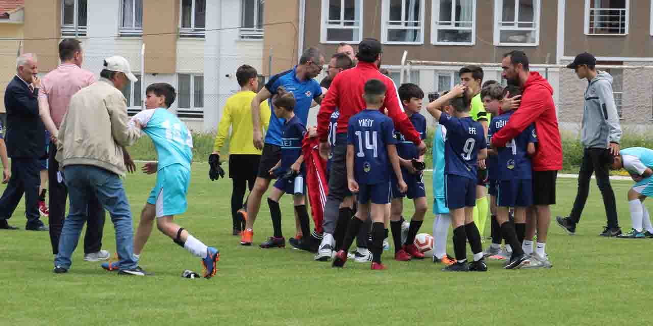 U11 Ligi’nde son haftalara girilirken, futbol resitali hız kesmedi