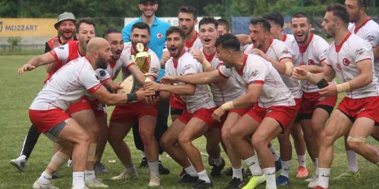 Eskişehirli Milli Ragbicilerin Avrupa Şampiyonluğu sevinci
