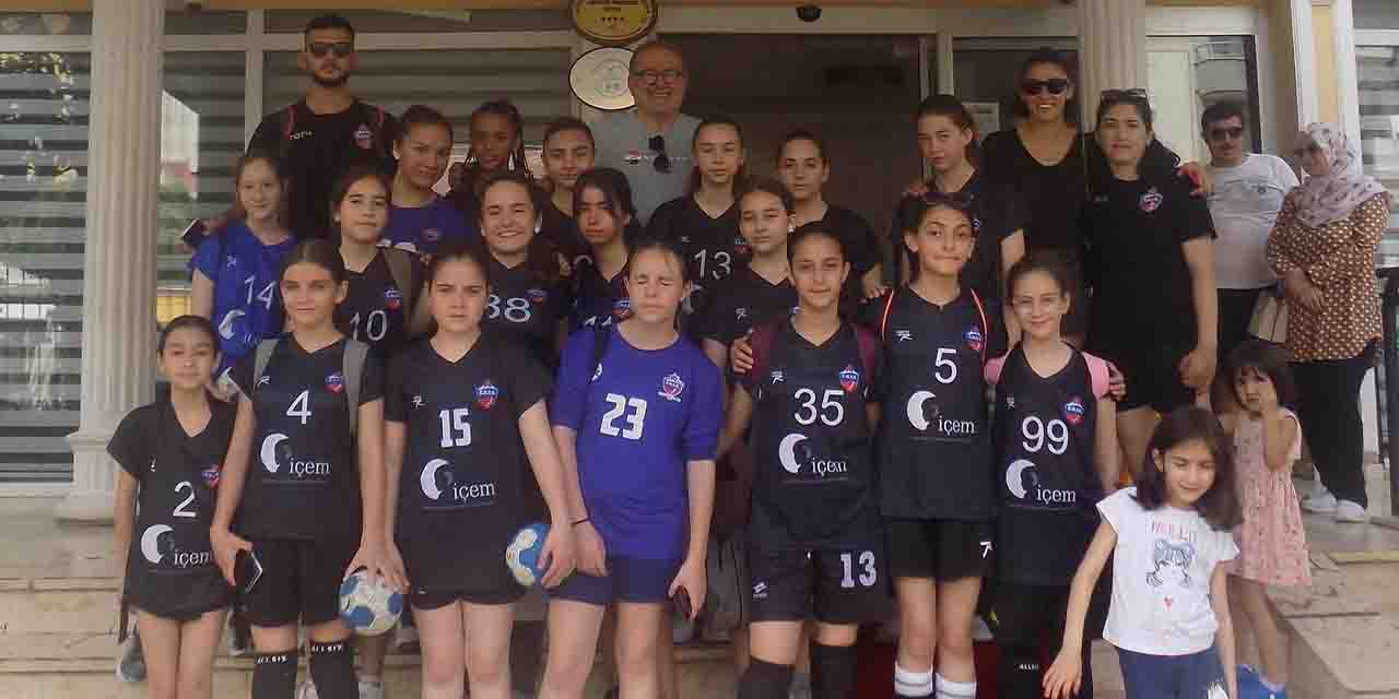 Eskişehir Hentbol Alanya'da ilimizi temsil ediyor