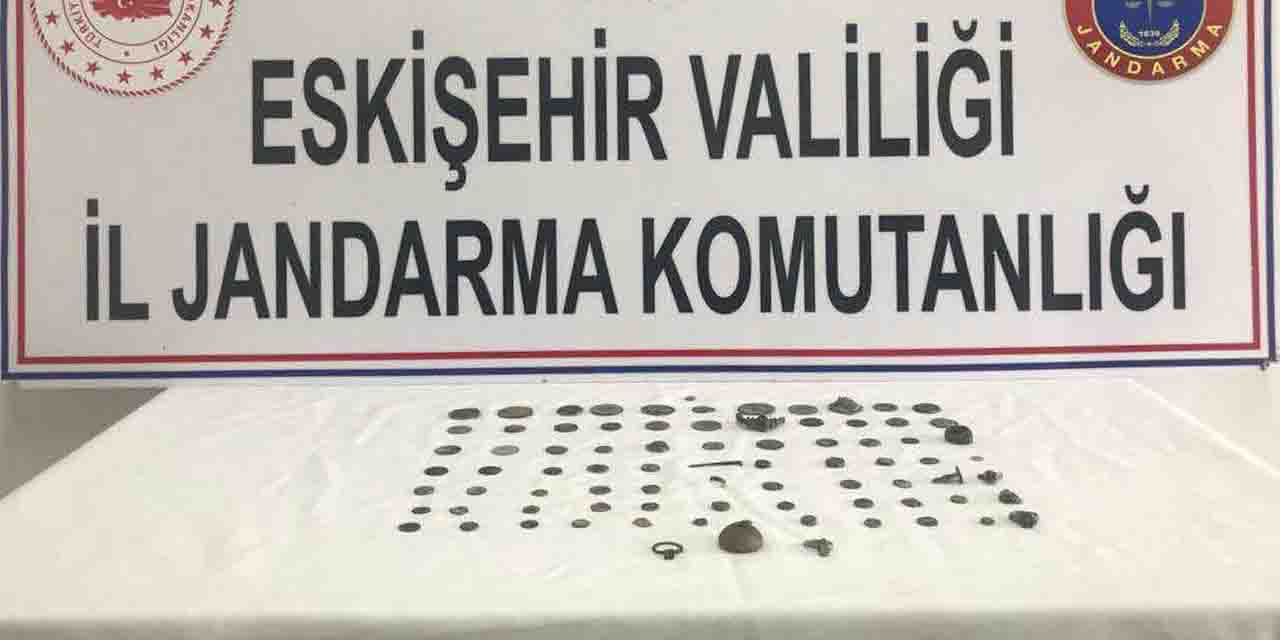 Eskişehir'de tarihi eser kaçakçısı yakayı ele verdi