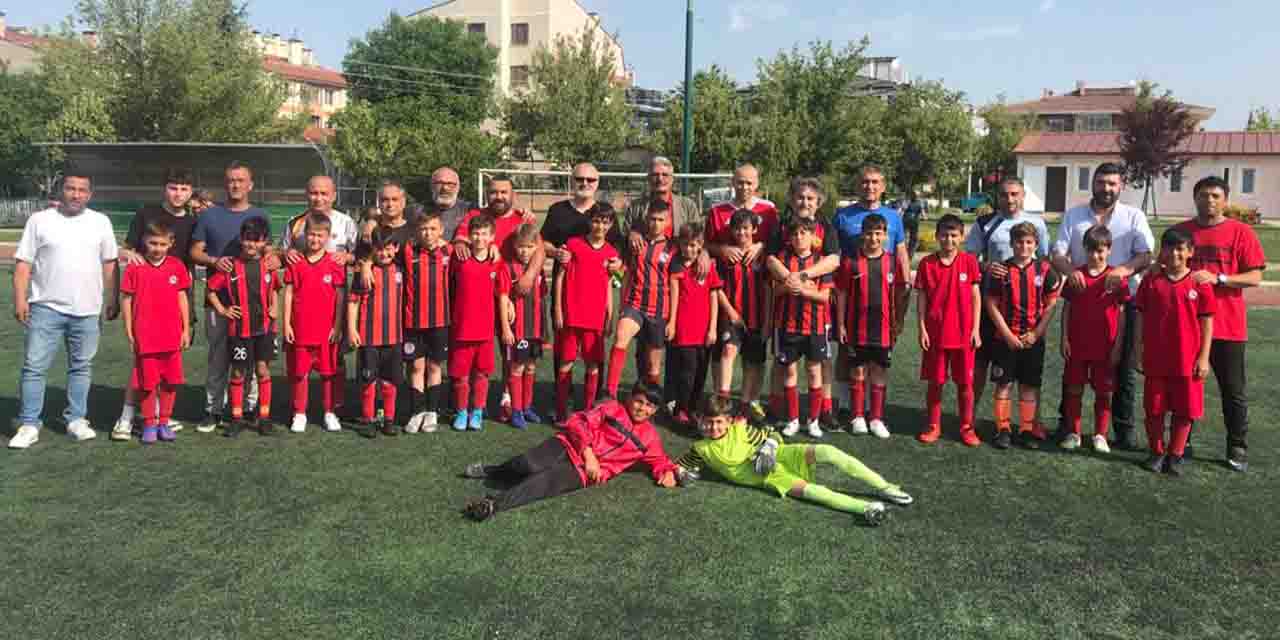 Babalar Günü’ne özel maç yaptılar