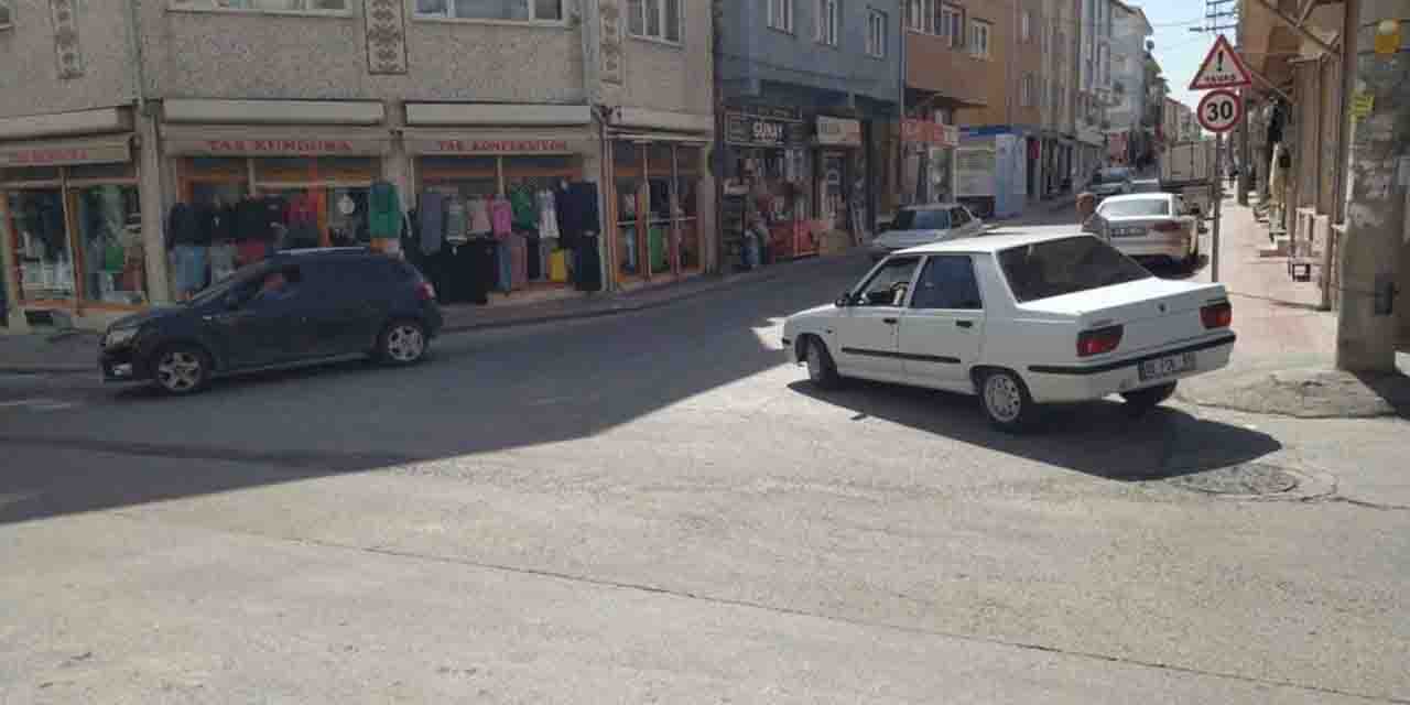 Eskişehir'in o caddesi çözüm bekliyor