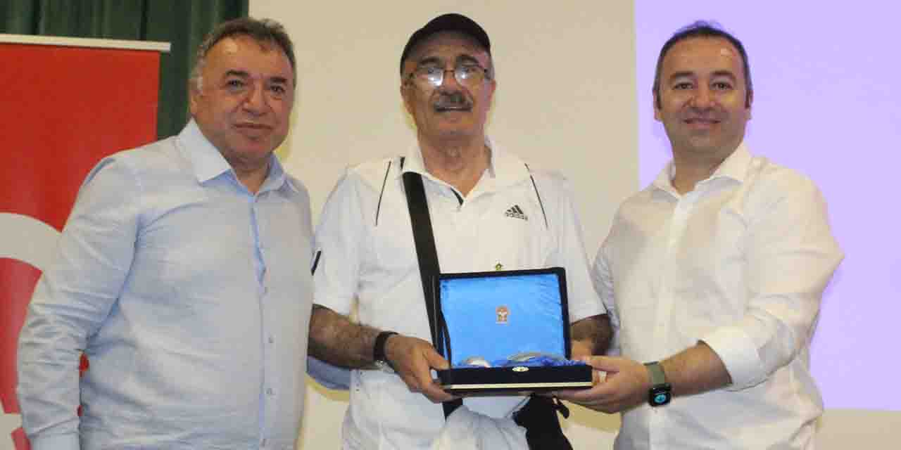 Antrenörler zorunlu seminerde buluştu