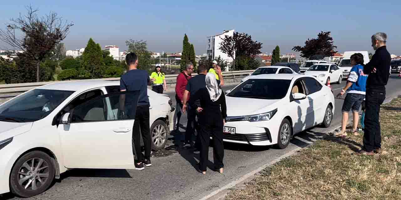 Eskişehir'de zincirleme kaza: 9 araç birbirine girdi (Video haber)