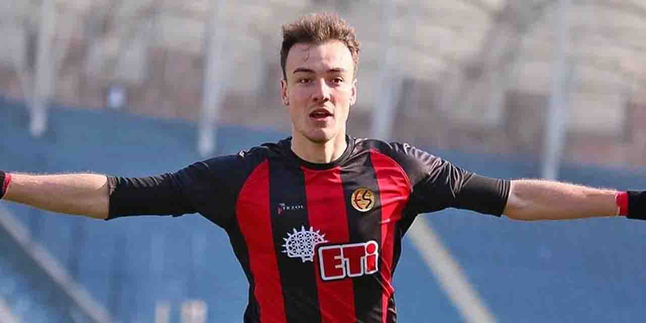 Eskişehirspor'un golcüsü Onur Arı böyle veda etti