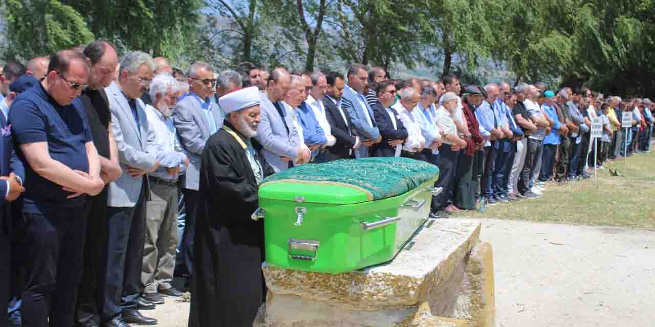 Eski AK Parti İl Başkanı Dündar Ünlü’nün abisi vefat etti