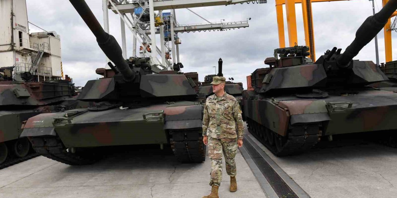 Abrams tanklarının ilk partisi Polonya’ya ulaştı