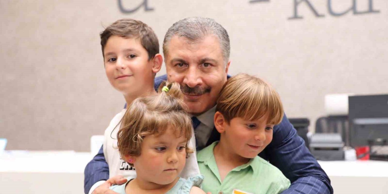 Koca’dan rekor sürede tamamlanan hastaneye bayram ziyareti