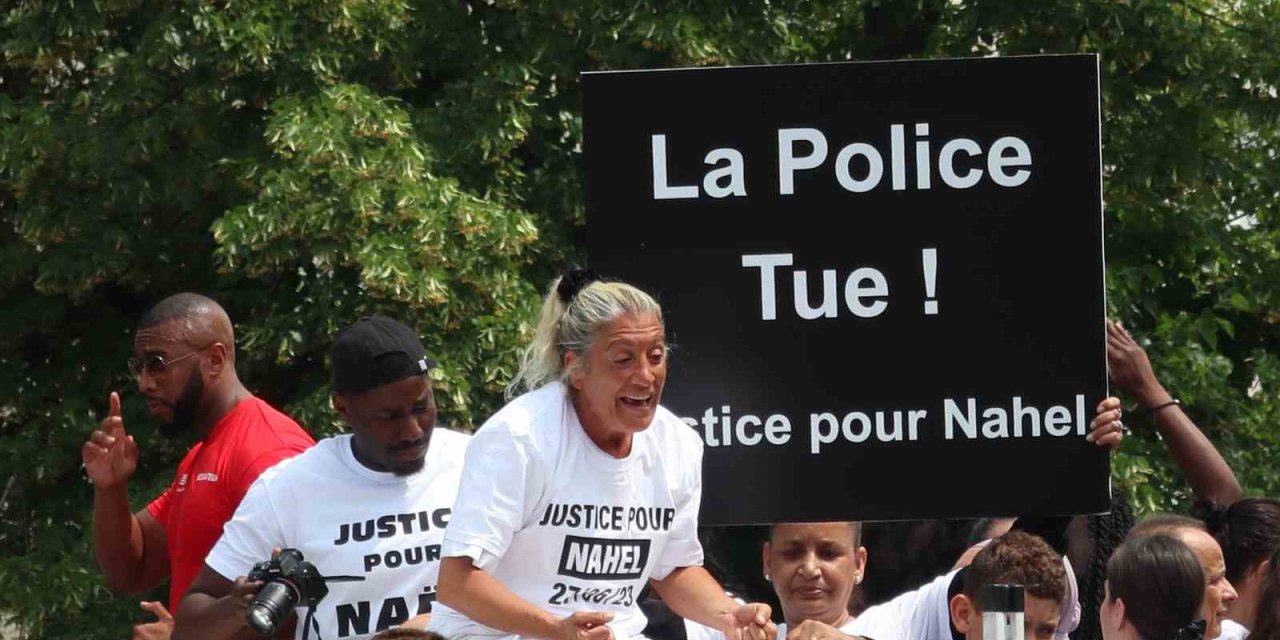 Fransa’da “sessiz yürüyüş” protestosu