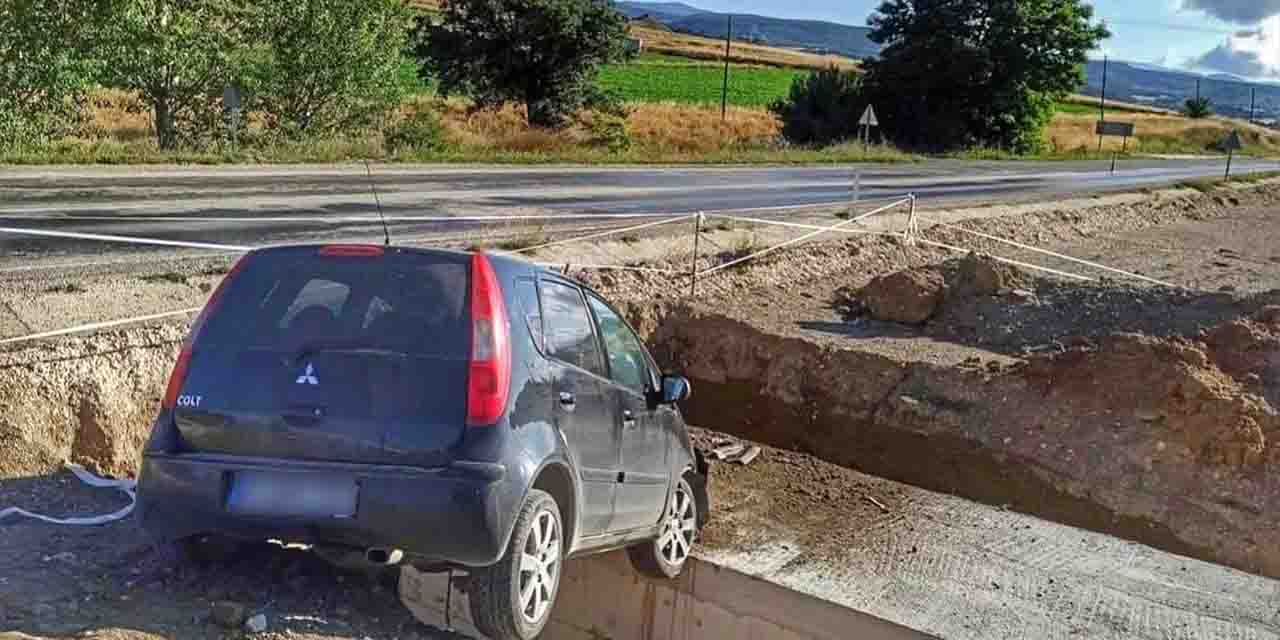 Kastamonu'da kontrolden çıkan otomobil kanala düştü