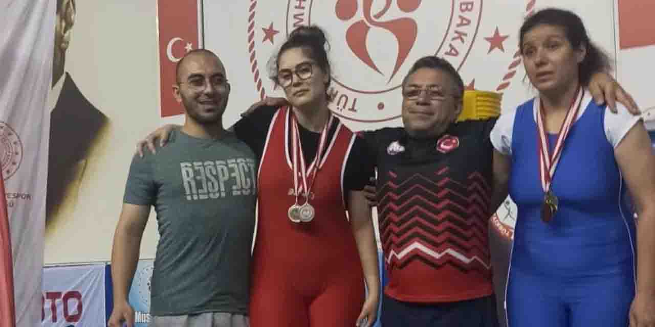 Melisa Durak Türkiye 2'nciliğini Eskişehir'e getirdi