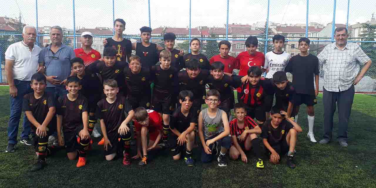 Eskişehir Fabrika Futbol çalışmalara devam ediyor