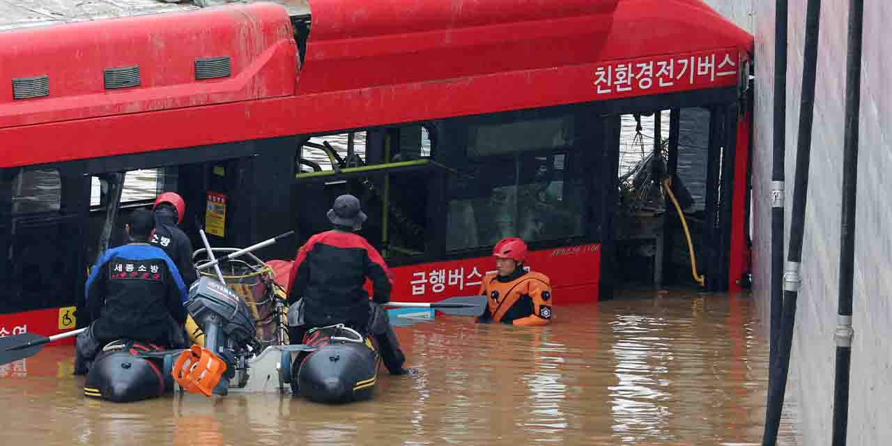 Güney Kore'yi sel ve heyelan vurdu