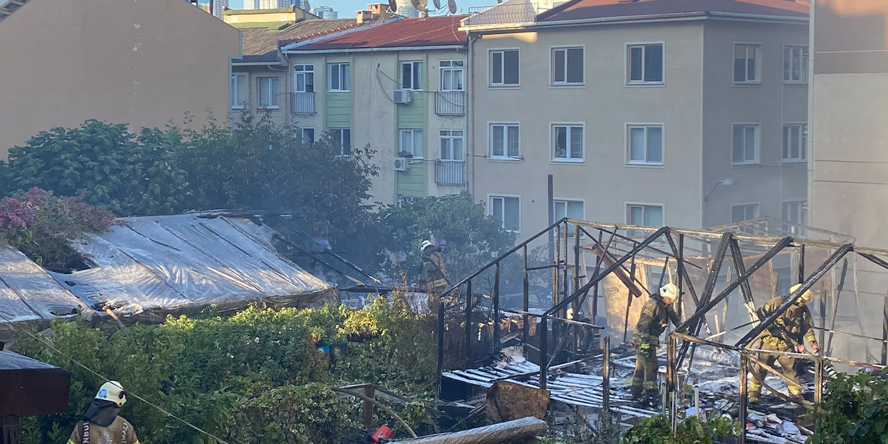 Beyoğlu'nda korkutan yangın