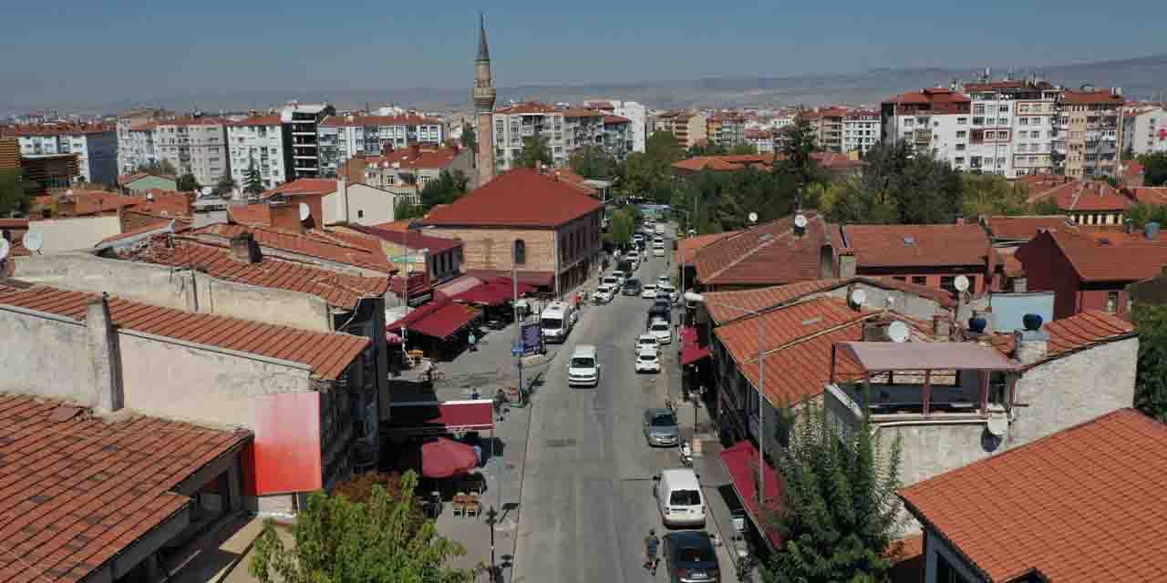 Eskişehir'de o caddenin trafiğe kapatılma saatleri değişti