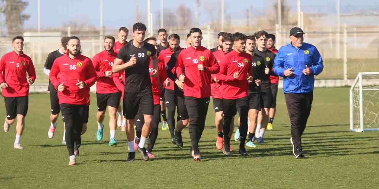 Es-Es'in özel maçları var