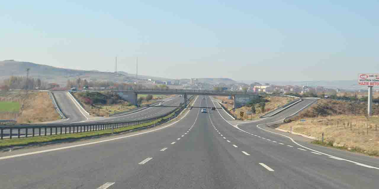 Eskişehir'de kazalar ardı ardına geliyor: 2 işçi minibüsü...