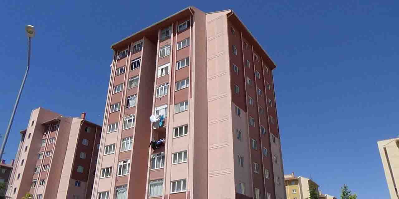 Karaman'da 8. kattan düşen 3 çocuk annesi hayatını kaybetti