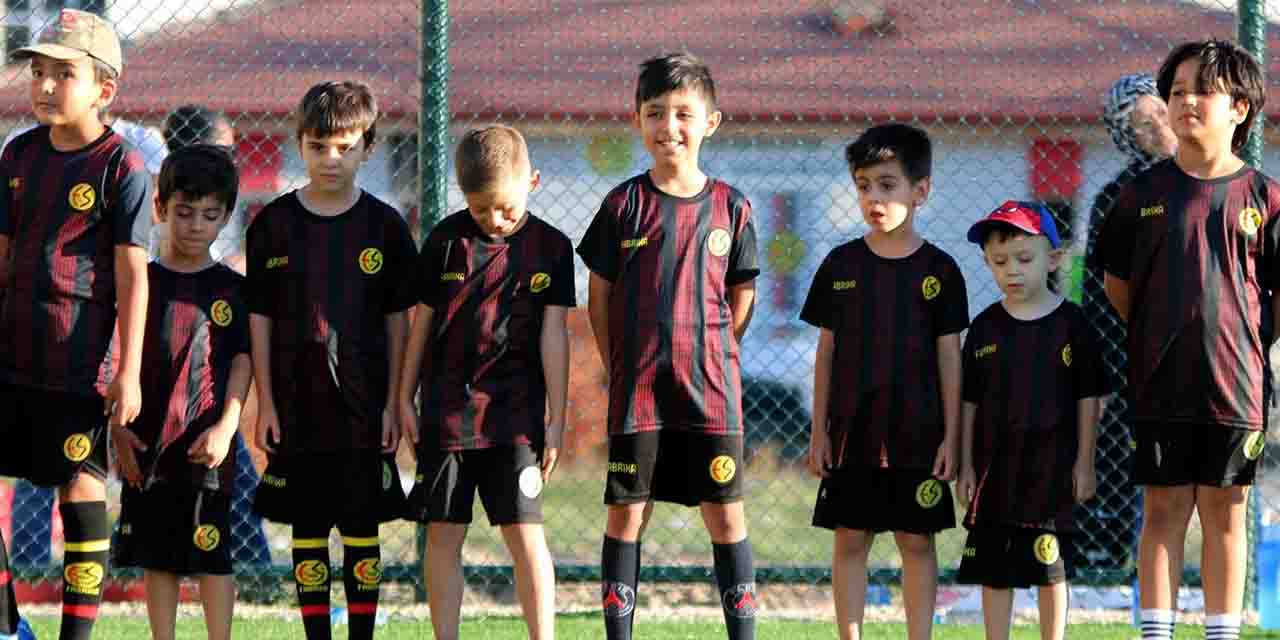 Eskişehir Fabrika Futbol sıkı çalışıyor