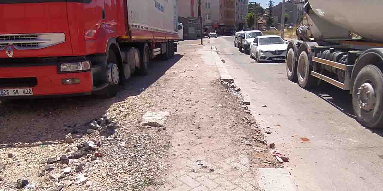 Eskişehir'in en büyük mahallesinden Büyükşehir'e sitem