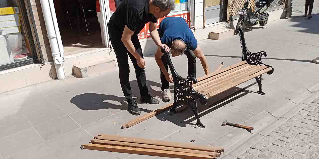 Eskişehir'de hasarlı banka vatandaş el attı