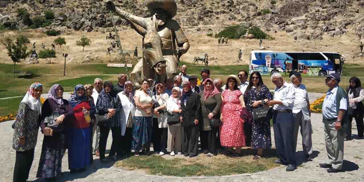Yaşlı vatandaşlar Eskişehir'de mutlu