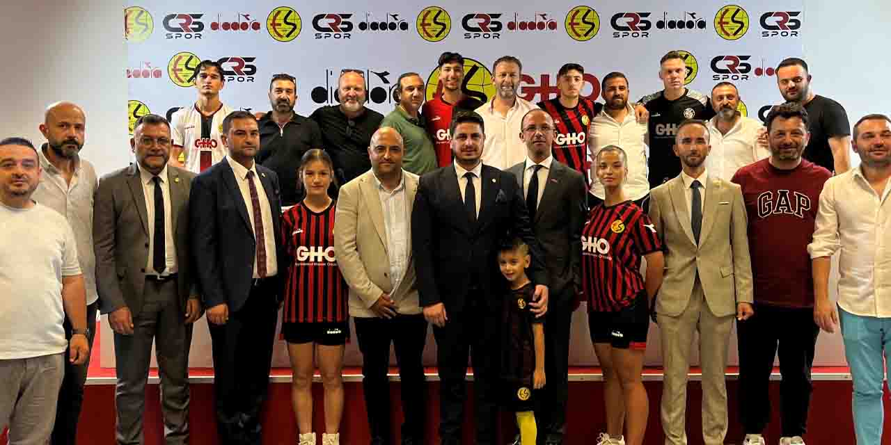 Eskişehirspor'un yeni formaları satışa çıktı!