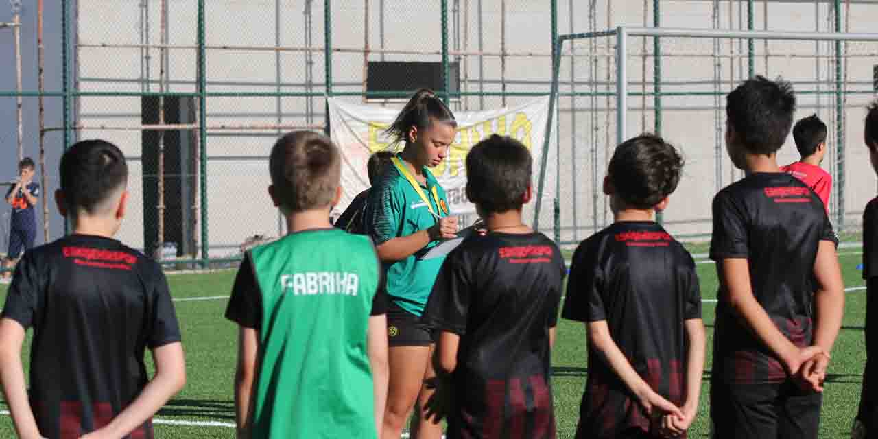 Eskişehirspor Fabrika Futbol Okulu'nda durmak yok