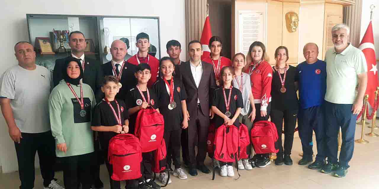 Eskişehirli başarılı karateciler ödüllendirildi