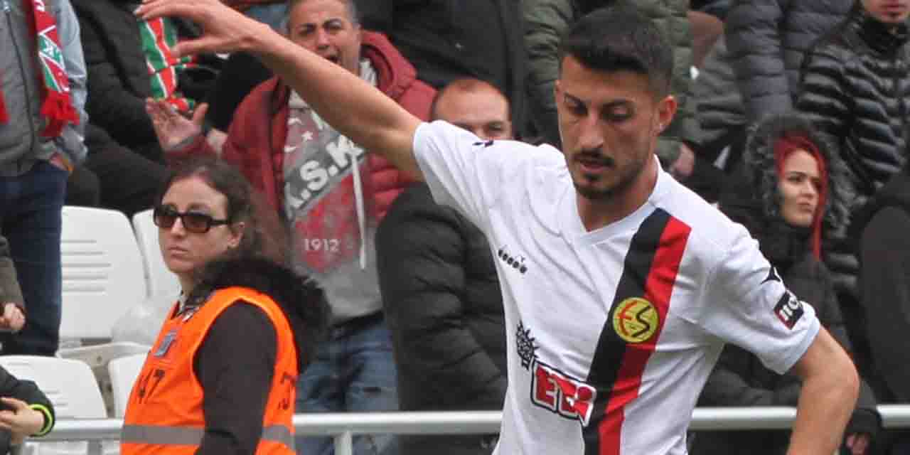 Eskişehirspor'un forvet oyuncusu eski takımına döndü