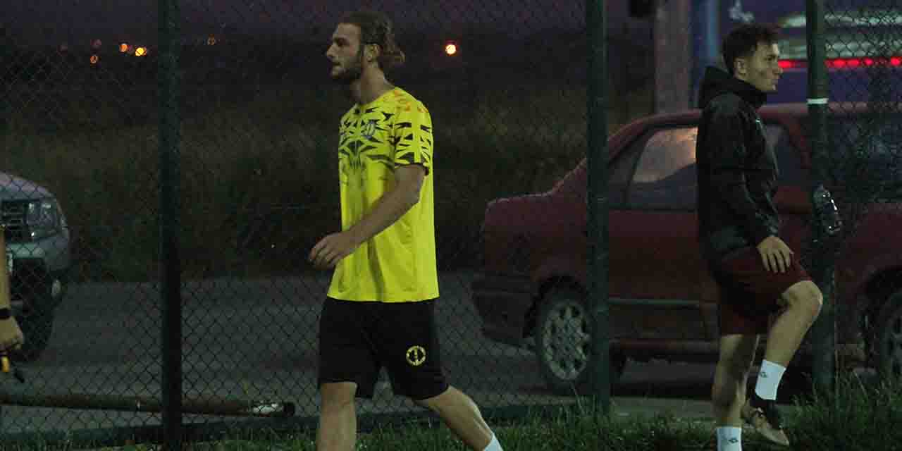 Başarılı oyuncu Okan Sarı karşılaşmayı yakından takip etti
