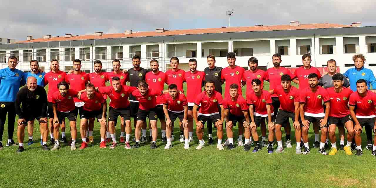 Eskişehirspor oyuncuları sahada
